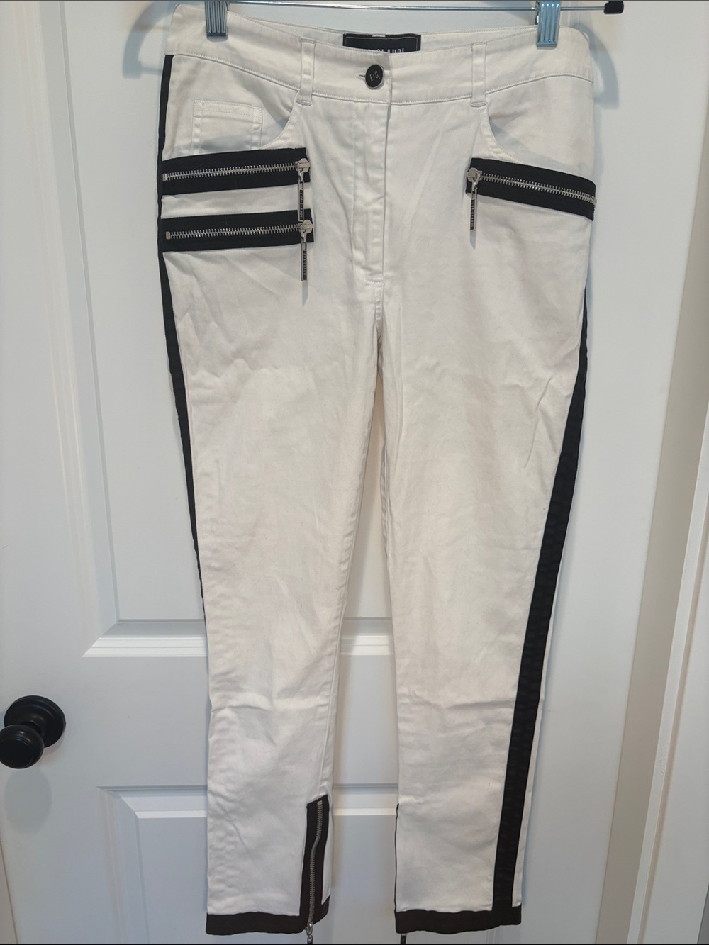 Eva&Claudi Slim White Skinny Pants with Black Side Stripes & Zip Pockets